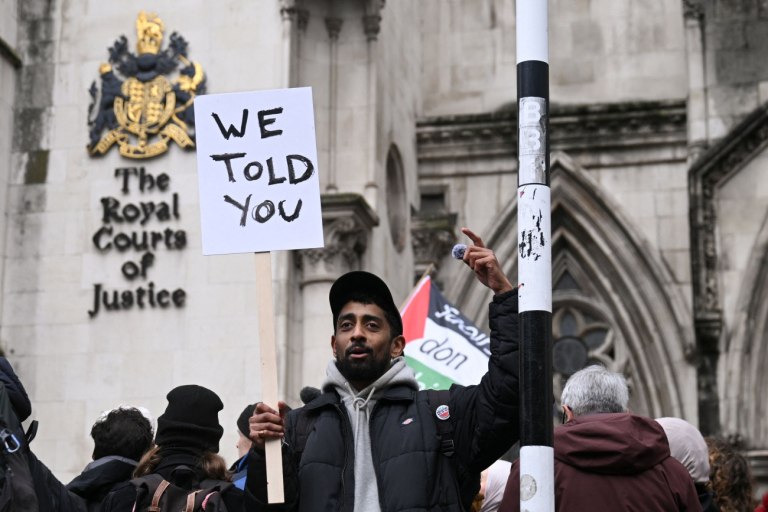 Η Μεγάλη Βρετανία ασκεί έφεση ζητώντας την παραμονή της Palestine Action στη λίστα των τρομοκρατικών οργανώσεων