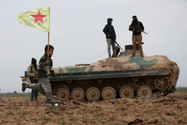 «Αντίο Ροζάβα» – H Δύση γυρίζει την πλάτη στους Κούρδους στη Συρία, η απειλή του ISIS παραμένει