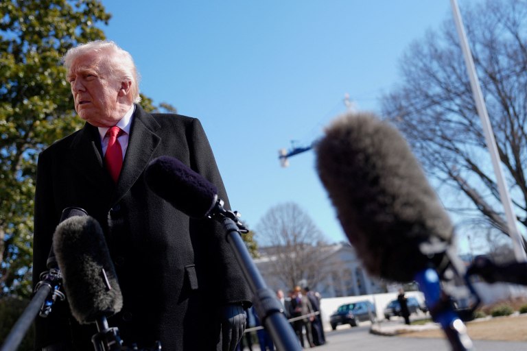 Ένα ήπιο κύμα αντίστασης στον Τραμπ έκανε τη εμφάνισή του – Τι μπορεί να πετύχει