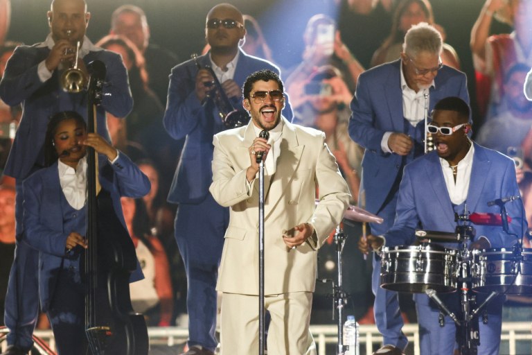 Ο Bad Bunny κάνει το κινηματογραφικό του ντεμπούτο στο πλευρό των Έντουαρντ Νόρτον, Χαβιέ Μπαρδέμ και Βίγκο Μόρτενσεν