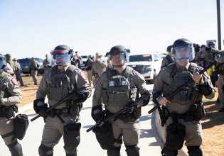 ICE: Ετοιμάζει «χρυσά» κέντρα κράτησης σε όλες τις ΗΠΑ