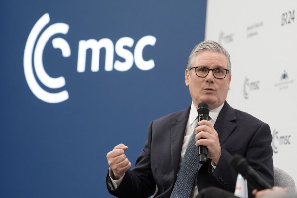 Στάρμερ: Θα αναπτύξει αεροπλανοφόρο στον Βόρειο Ατλαντικό – Η Ευρώπη πρέπει να είναι έτοιμη για πόλεμο, αν χρειαστεί