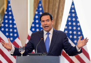 Ο Ρούμπιο στην Κεντρική Ευρώπη για να ενισχύσει τους δεσμούς με τους ομοϊδεάτες του Τραμπ