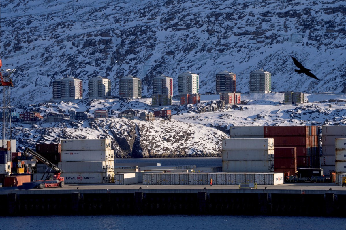 Γροιλανδία: Ο Τραμπ λέει ότι θα στείλει… πλωτό νοσοκομείο – «Δεν το χρειαζόμαστε» απαντά η Δανία