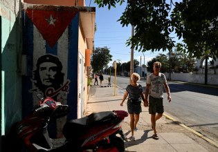 ΚΚΕ: Ερώτηση των ευρωβουλευτών για τον κλιμακούμενο αποκλεισμό και τις απειλές των ΗΠΑ για επίθεση στην Κούβα