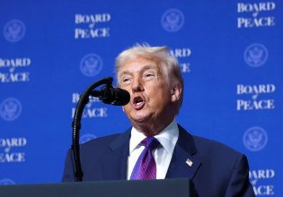 Τραμπ: Νέες απειλές κατά Ιράν στην πρώτη συνεδρίαση του «Συμβουλίου Ειρήνης»