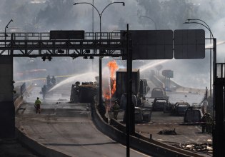 Χιλή: Τέσσερις νεκροί και 17 τραυματίες από έκρηξη βυτιοφόρου στην πρωτεύουσα Σαντιάγο