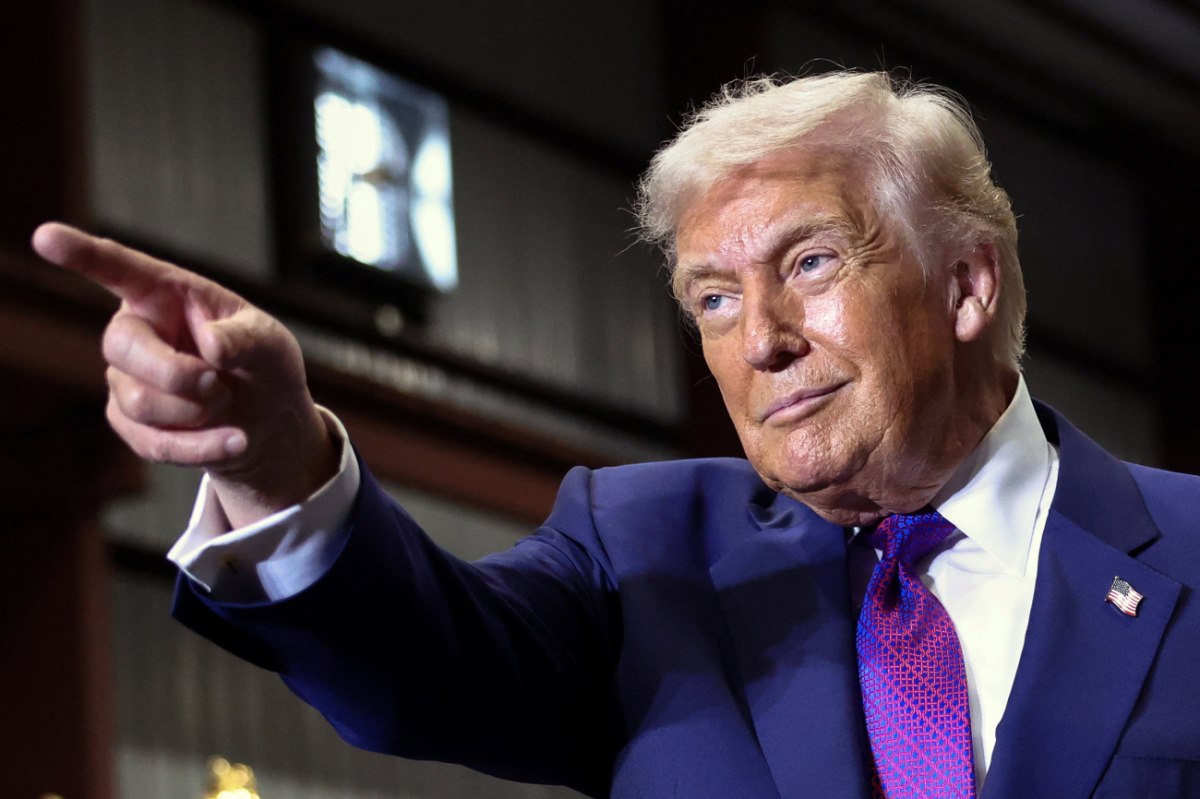 Τραμπ: «Εξετάζει» περιορισμένο πλήγμα στο Ιράν – Τι υποστηρίζει η Τεχεράνη για τις απαιτήσεις των ΗΠΑ