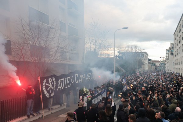 Κεντέν Ντεράνκ: Ο θάνατος του ακροδεξιού αντικείμενο εκμετάλλευσης με στόχο να στιγματιστεί η γαλλική αριστερά