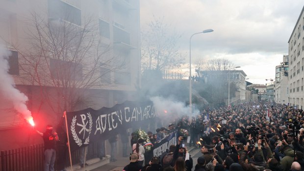 Κεντέν Ντεράνκ: Ο θάνατος του ακροδεξιού αντικείμενο εκμετάλλευσης με στόχο να στιγματιστεί η γαλλική αριστερά