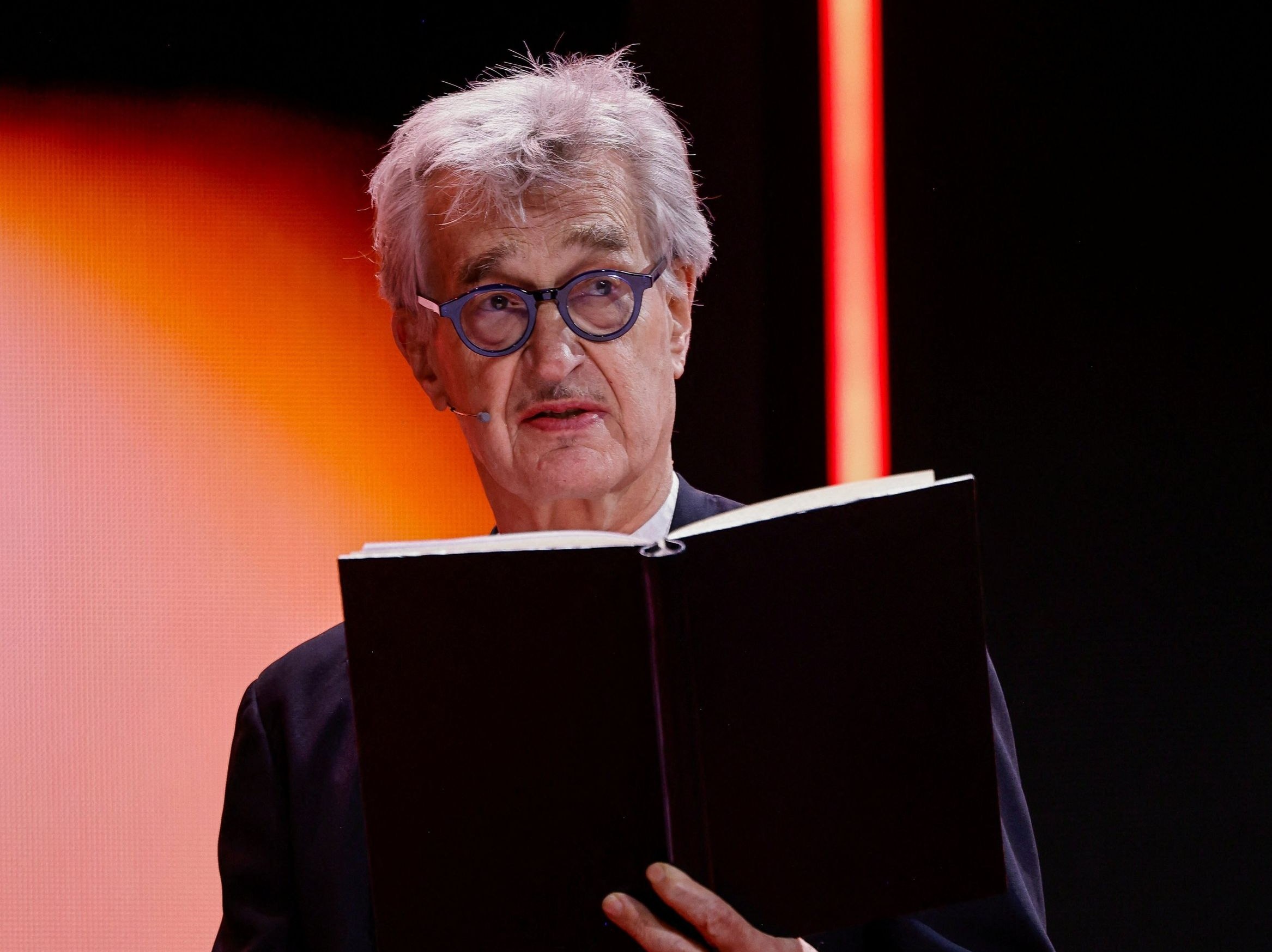 Μπερλινάλε: Πολιτικές αιχμές, Χρυσή Άρκτος στον Ίλκερ Τσατάκ και η απάντηση Βέντερς για τον ρόλο του σινεμά