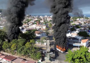 Χάος και βία στο Μεξικό μετά την εξόντωση του Ελ Μέντσο – Φωτιές, μπλόκα, ακυρώσεις πτήσεων, εγκλωβισμένοι τουρίστες