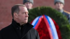 Ο Μεντβέντεφ απειλεί Βρετανία και Γαλλία με πυρηνικό πλήγμα – Αν δώσουν ατομικό όπλο στην Ουκρανία