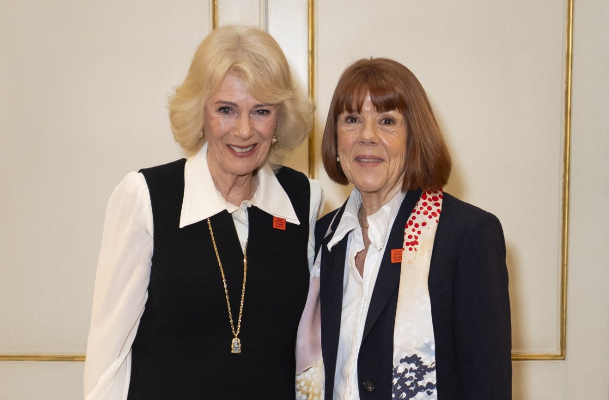 Η βασίλισσα Καμίλα δέχτηκε τη Ζιζέλ Πελικό – «Σοκαρίστηκα, διαβάζοντας το βιβλίο»