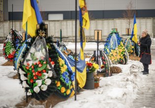 Ουκρανία: Τα μηνύματα Κιέβου, Μόσχας και ΕΕ για τα τέσσερα χρόνια πολέμου δεν προμηνύουν τη λήξη του