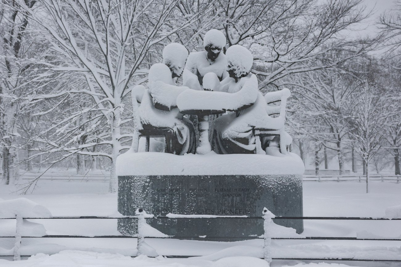 ΗΠΑ: Τα προβλήματα λόγω του χιονιά παραμένουν στα βορειοανατολικά – Διακοπές ρεύματος, κλειστά σχολεία