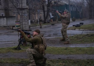 ΣΥΡΙΖΑ: «Η Ελλάδα έπρεπε να είχε πάρει πρωτοβουλίες» – Ανακοίνωση για τα τέσσερα χρόνια πολέμου στην Ουκρανία