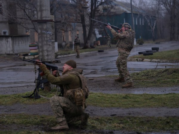 ΣΥΡΙΖΑ: «Η Ελλάδα έπρεπε να είχε πάρει πρωτοβουλίες» – Ανακοίνωση για τα τέσσερα χρόνια πολέμου στην Ουκρανία