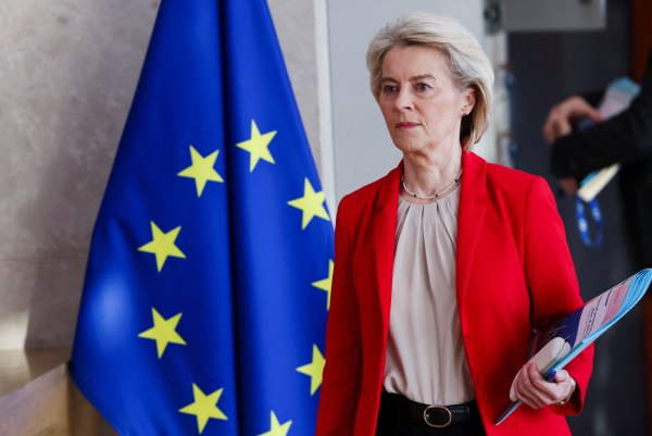 Πόλεμος στο Ιράν: «Εξαιρετικά ανησυχητικές εξελίξεις» – Σε αυτοσυγκράτηση καλεί η Κομισιόν