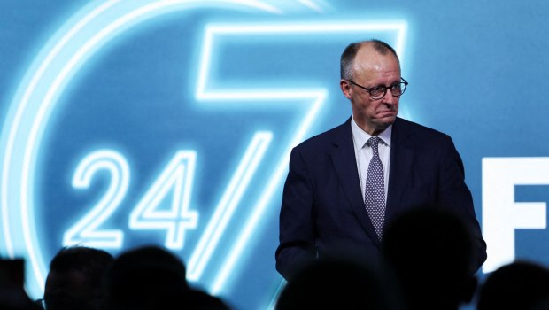 Ισορροπία σε τεντωμένο σχοινί – «Ακροβατισμοί» Μερτς μεταξύ ΗΠΑ, Κίνας και πολιτικής φθοράς στη Γερμανία