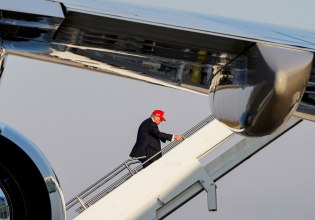 Οι Ντόναλντ Τραμπ είδε τη φωτογραφία της σορού του Αλί Χαμενεΐ, αναφέρουν ισραηλινά ΜΜΕ