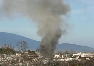 Φωτιά σε διαμέρισμα στη Λάρισα – Πληροφορίες για έναν εγκλωβισμένο