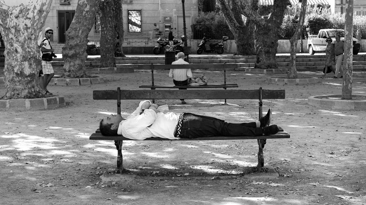 Η επιστήμη μίλησε: Αυτή είναι η πιο εξουθενωτική ηλικία στη ζωή του ανθρώπου