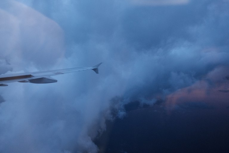 Πτήση προς Ρόδο επέστρεψε στην Αθήνα  λόγω αναταράξεων – Δείτε βίντεο επιβάτη