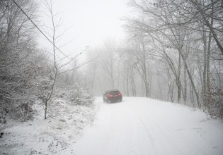 Κακοκαιρία: Πού χρειάζονται αλυσίδες στην Κ. Μακεδονία – Πού διακόπηκε η κυκλοφορία λόγω συγκέντρωσης υδάτων