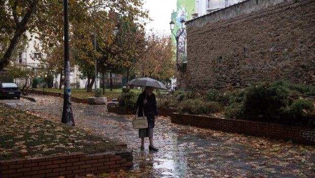 Καιρός: Βροχερό το σκηνικό την Κυριακή με πτώση της θερμοκρασίας – Πού θα εκδηλωθούν καταιγίδες