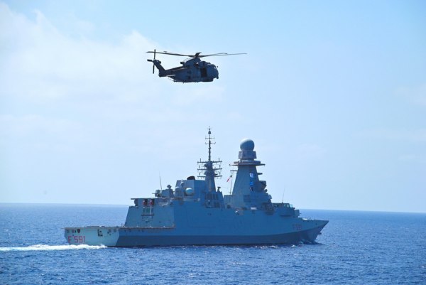 Υπ. Ναυτιλίας: Σε αυξημένη επιφυλακή – Επαφή με ελληνικά πλοία σε Περσικό Κόλπο και Στενά του Ορμούζ