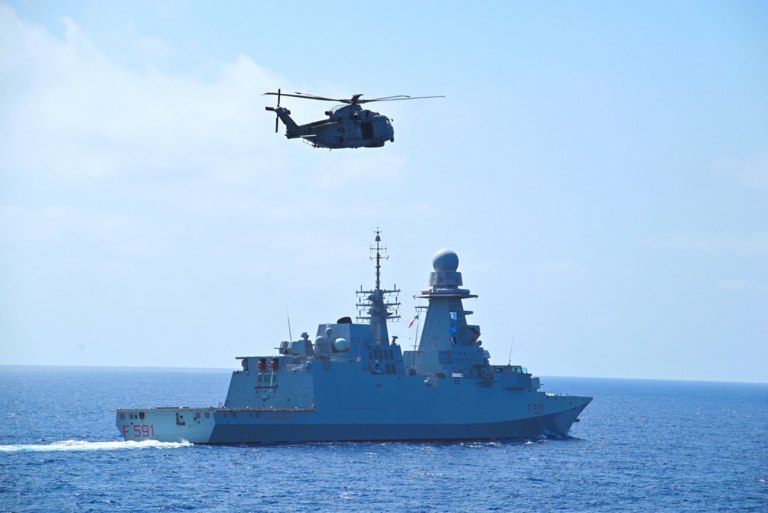 Υπ. Ναυτιλίας: Σε αυξημένη επιφυλακή – Επαφή με ελληνικά πλοία σε Περσικό Κόλπο και Στενά του Ορμούζ