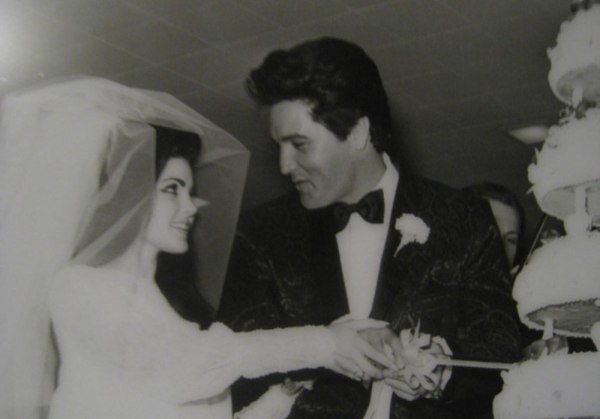 Η Πρισίλα Πρίσλεϊ αναπολεί τον έρωτα της με τον αγαπημένο της, Έλβις – «Είδαμε πολλές ταινίες μαζί»