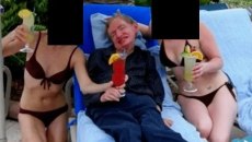 Η οικογένεια του Στίβεν Χόκινγκ απαντά για τη φωτογραφία του με γυναίκες στα αρχεία Έπσταϊν