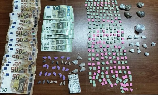 Επεισοδιακή καταδίωξη 28χρονου που διακινούσε ναρκωτικά στο κέντρο της Αθήνας – Τράκαρε τρία ΙΧ