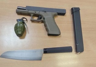 Μοσχάτο: 33χρονος εντοπίστηκε να οδηγεί με όπλο, σφαίρες, φωτοβολίδα ρέπλικα και 7.500 ευρώ