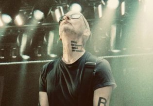 «Απίστευτα κουραστική ζωή μοναχού» – Ο Moby έχει να βγει ραντεβού πάνω από 10 χρόνια
