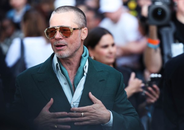 Άρωμα Χόλιγουντ παντού: Ποιος είναι ο επόμενος ελληνικός σταθμός του Μπραντ Πιτ μετά την Ύδρα;