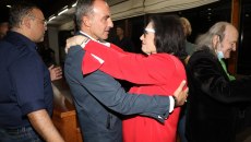 Δεν ελπίζω τίποτα, δε φοβάμαι τίποτα, είμαι ελεύθερος: Με Καζαντζάκη παρέδωσε το «γαλλικό Grammy» στη Νάνα Μούσχουρη ο Αλιάγας