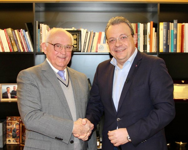 Φάμελλος: Δημοκρατικό καθήκον η αλληλεγγύη στον λαό της Κούβας – Δικαίωμα των λαών να ορίζουν το μέλλον τους