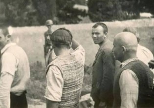 «Από τα καμιόνια ακούγαμε να τραγουδάνε τον εθνικό ύμνο»