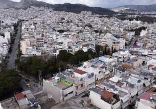 Ακίνητα: Αυξάνονται οι τιμές, μικραίνουν τα σπίτια – Τι αγοράζει κάποιος με 250.000 ευρώ (γραφήματα)