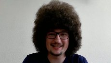 Έτοιμος να κλείσει ραντεβού για κούρεμα: Ο οπαδός της Γιουνάιτεντ είναι μία νίκη μακριά και «σπάει» τη σιωπή του!