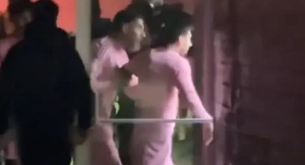 Έξαλλος ο Λιονέλ Μέσι: Προσπάθησε να κάνει «ντου» στα αποδυτήρια των διαιτητών (vid)