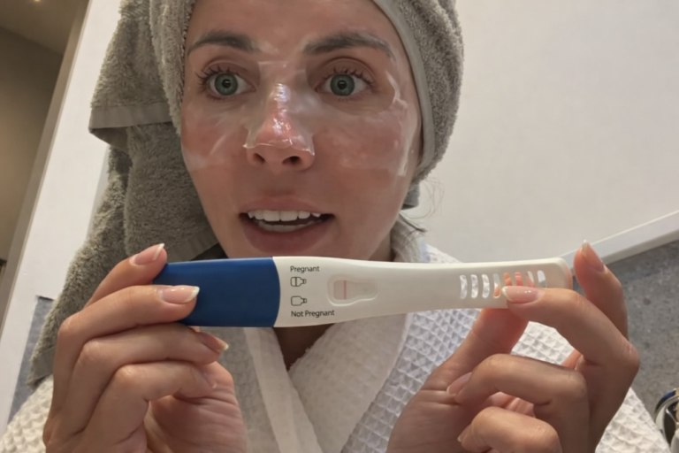 Μπόνι Μπλου: Έγκυος μετά από «μαραθώνιο» σεξ με 400 άνδρες – «Θα ρωτήσω το ChatGPT τι να κάνω»