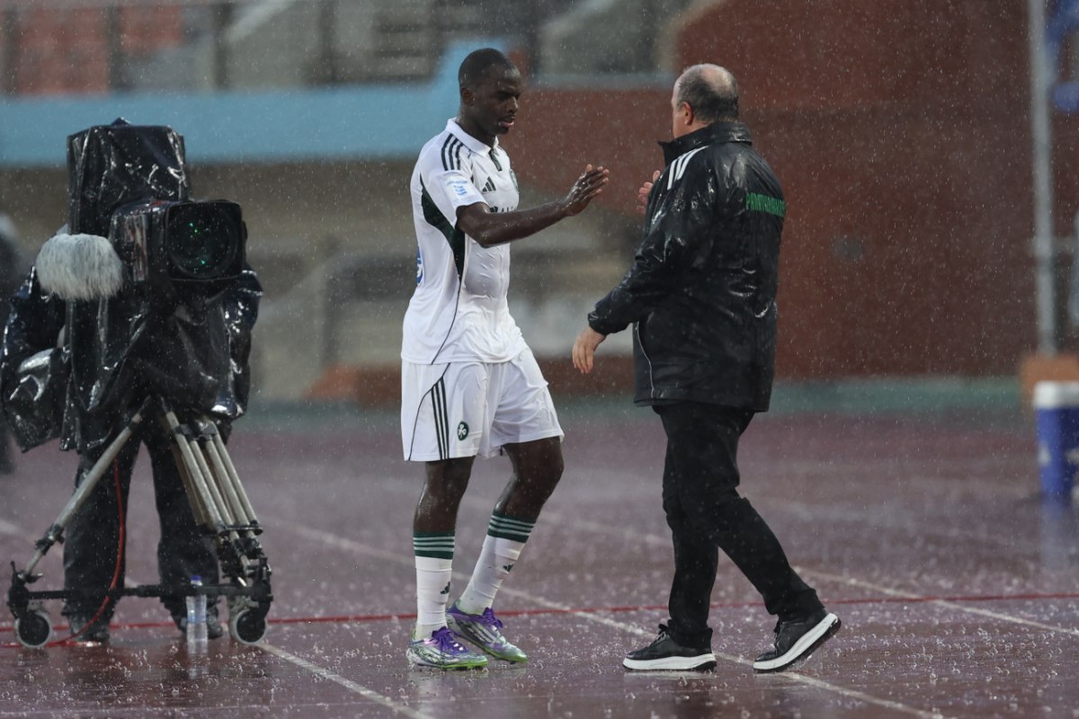 Ο Μπενίτεθ βρίσκει σταθερότητα και τον Τεττέη