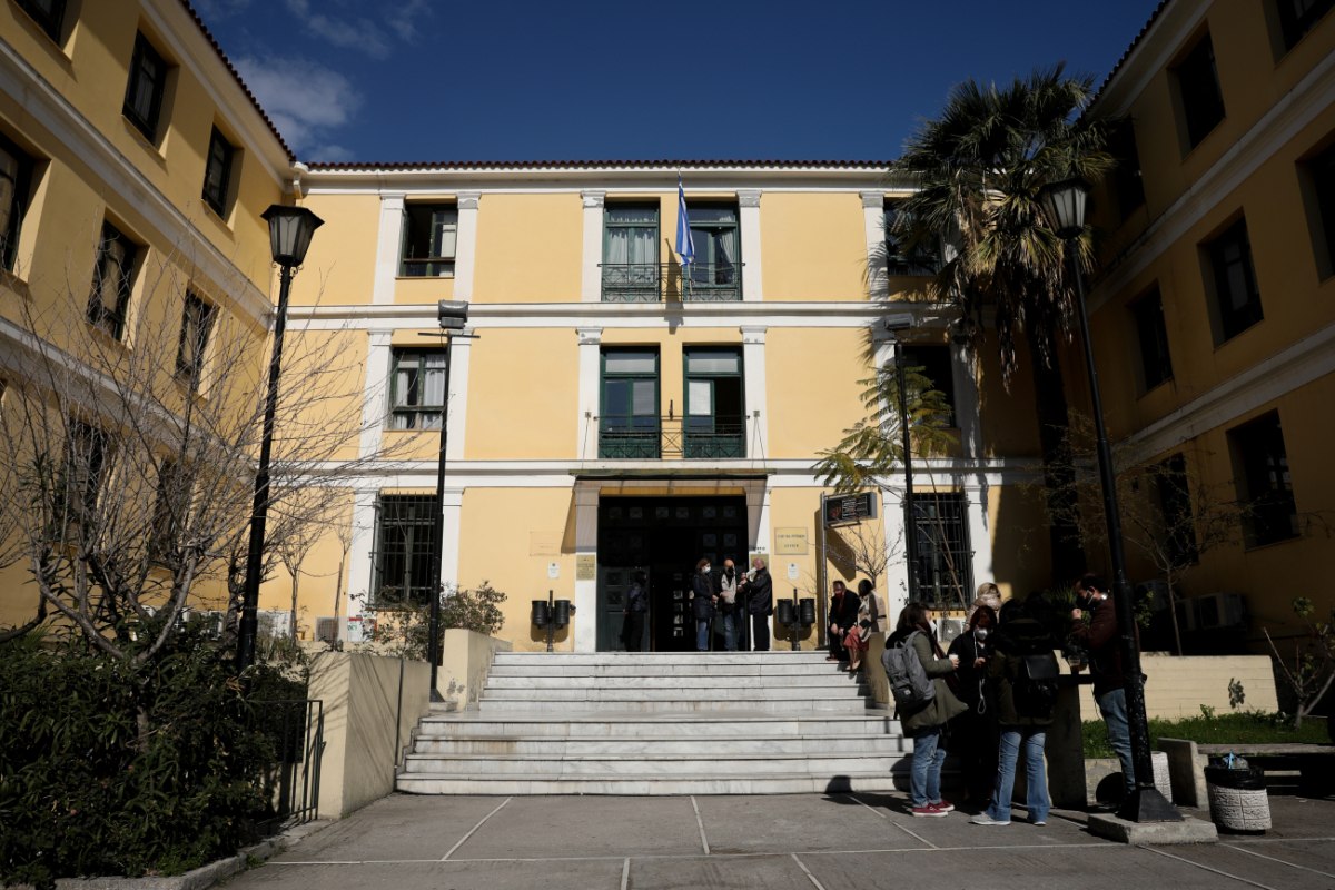 Αναζητούν το δρομολόγιο διαφυγής του Αιγύπτιου από τα δικαστήρια της Ευελπίδων