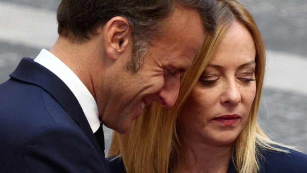 Σύγκρουση Μελόνι – Μακρόν, με αφορμή τη δολοφονία του Γάλλου ακροδεξιού Κεντέν Ντεράνκ