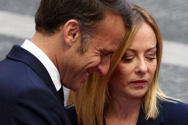 Σύγκρουση Μελόνι – Μακρόν, με αφορμή τη δολοφονία του Γάλλου ακροδεξιού Κεντέν Ντεράνκ