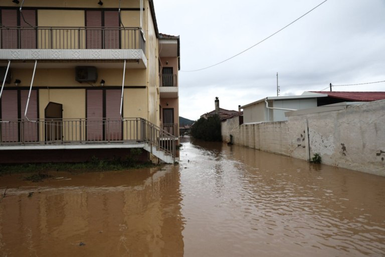 Μεγάλα τα προβλήματα από την κακοκαιρία – Πού θα χτυπήσει τις επόμενες ώρες